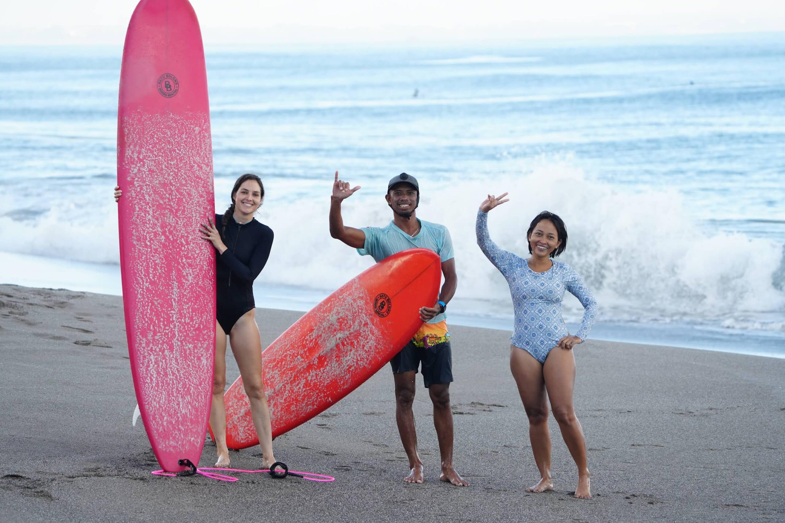 Surfer carving a wave during advanced coaching in Medewi